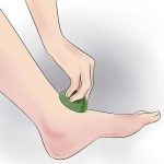 Frottez vos pieds avec du citron vert