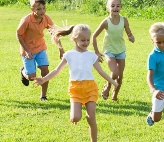 Jeux d’extérieur amusants à jouer en famille