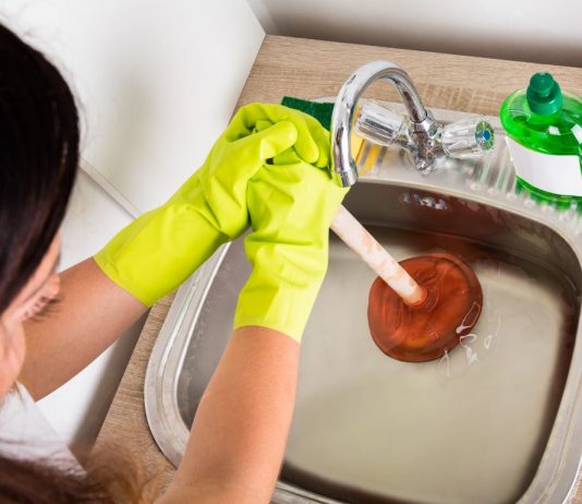 Nettoyage des canalisations : ce que c’est, comment ça marche, et comment savoir quand vous en avez besoin